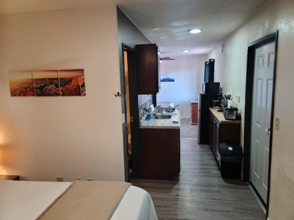 069B Comfortable Suite With Kitchenette And King Bed Near South Rim Sleeps 4 Valle Exterior photo